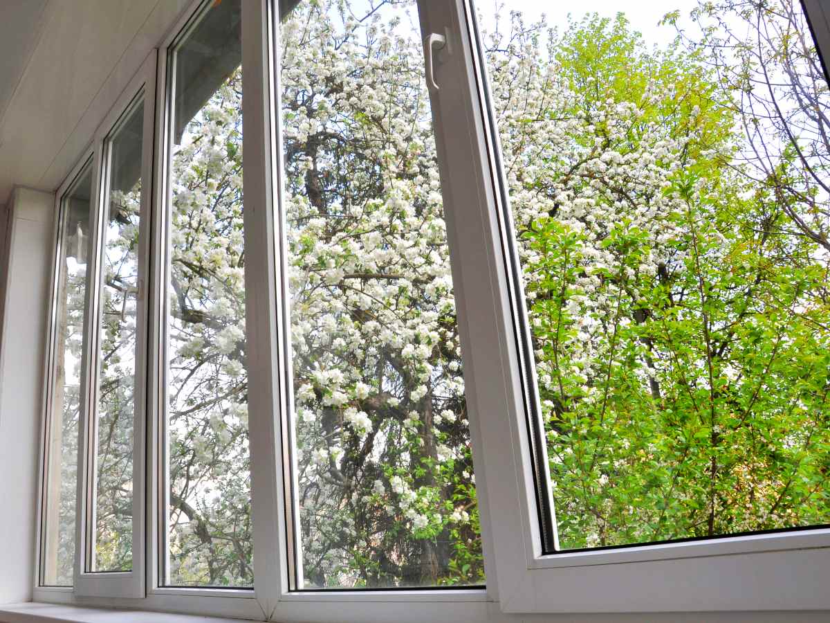 energy-efficient vinyl windows and siding